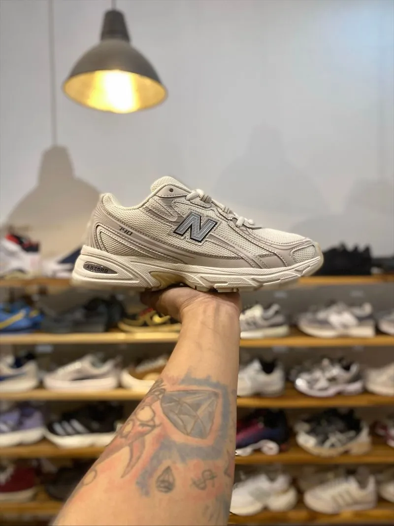 New Balance 740 Cream/Beige photo 1