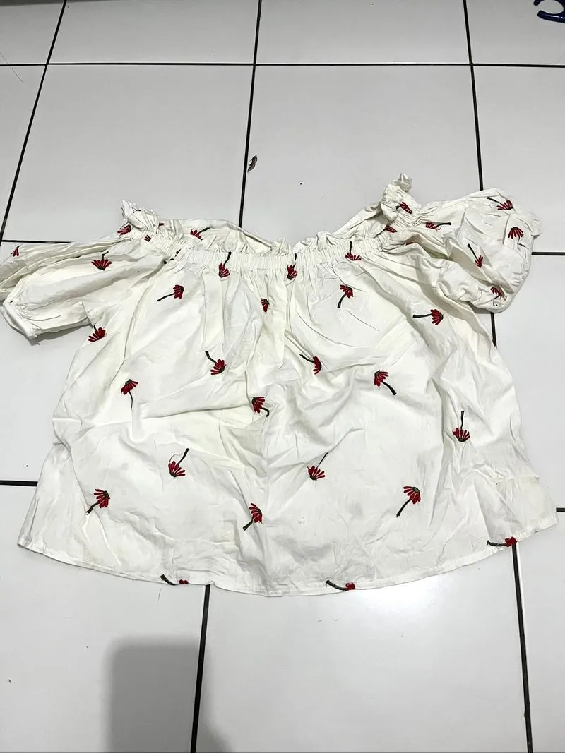 Off shoulder shirt / Baju Sabrina photo 1