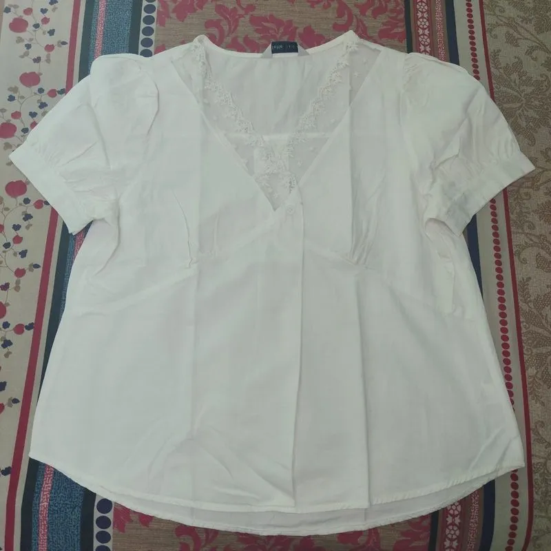Blouse Putih Korea photo 1