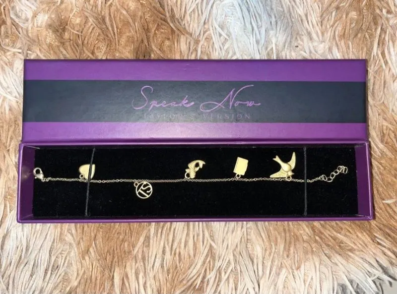 Taylor Swift Bracelet Speak Now  photo 1
