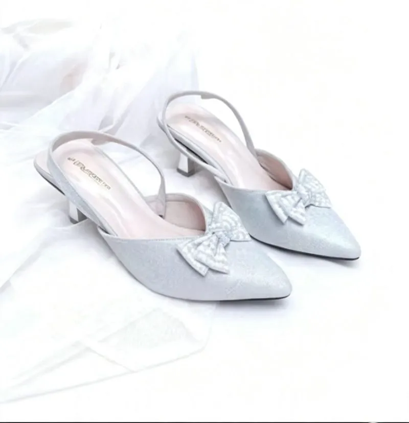 Sepatu Selop Heels Sedang Warna Perak photo 1