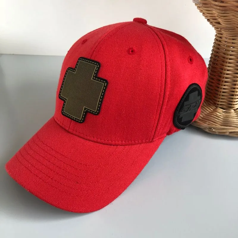 Emo Casual Hat Pria red photo 1