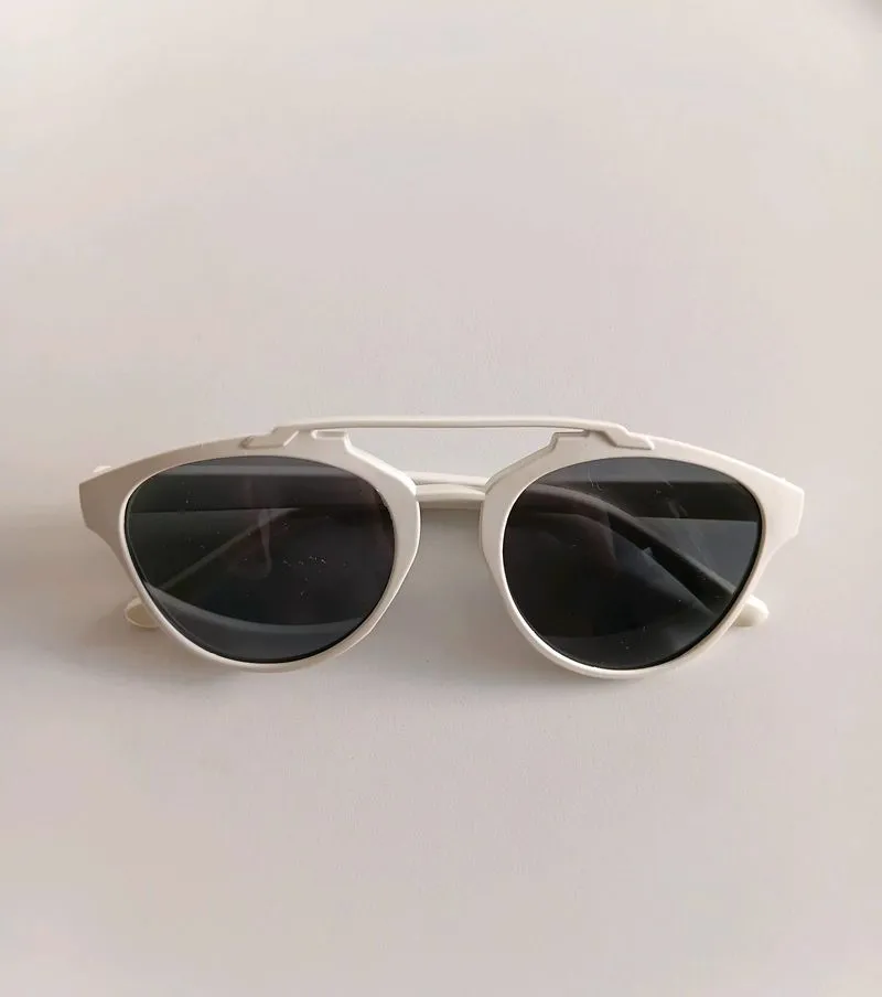 Sunglasses white photo 1