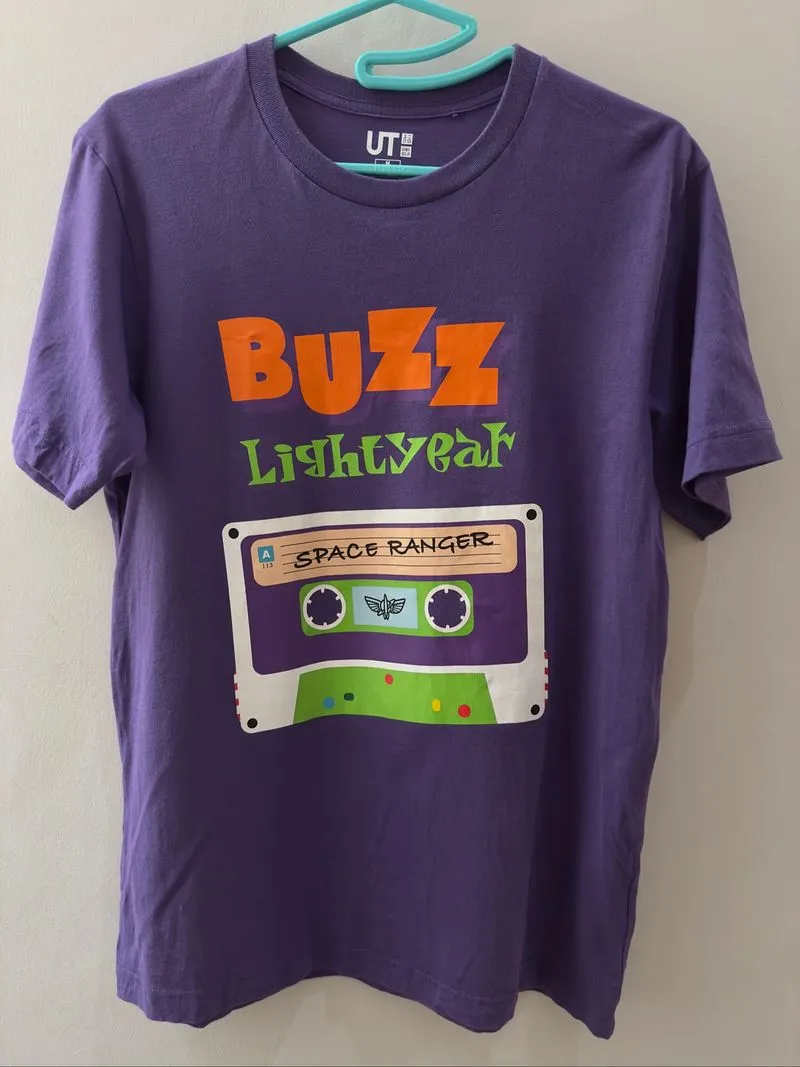 Uniqlo Tshirt Buzz Lightyear photo 1