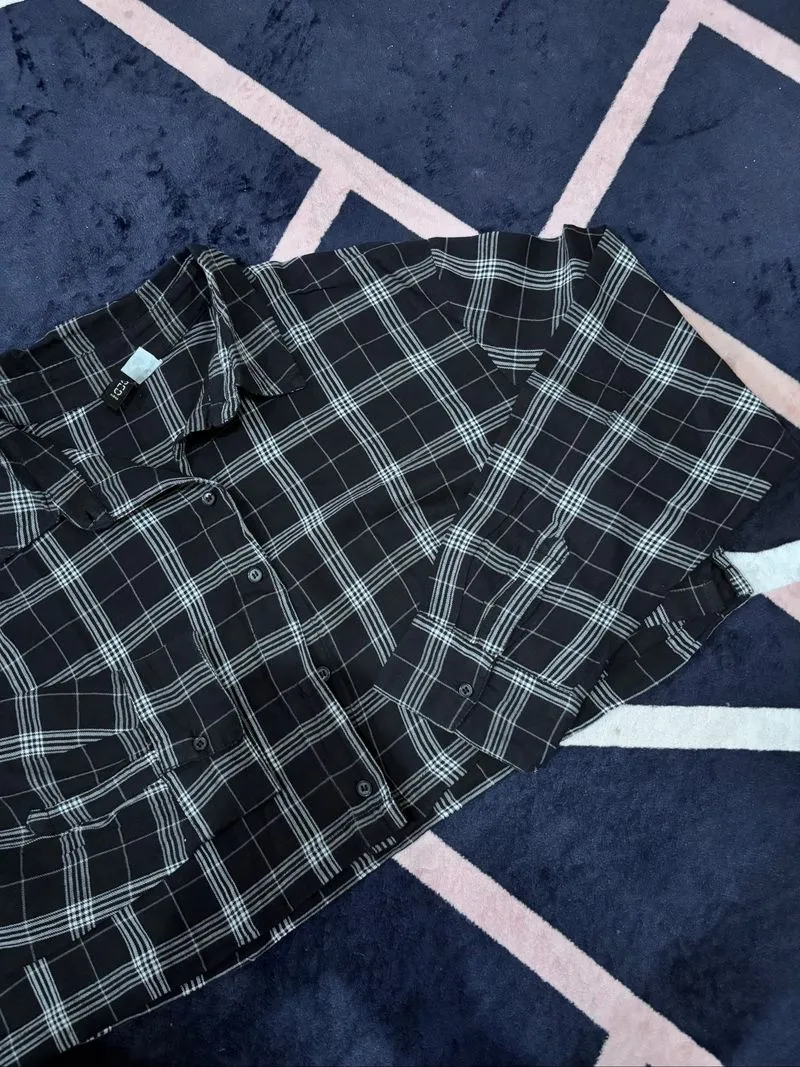H&M woman’s crop plaid long sleeve shirt top photo 1