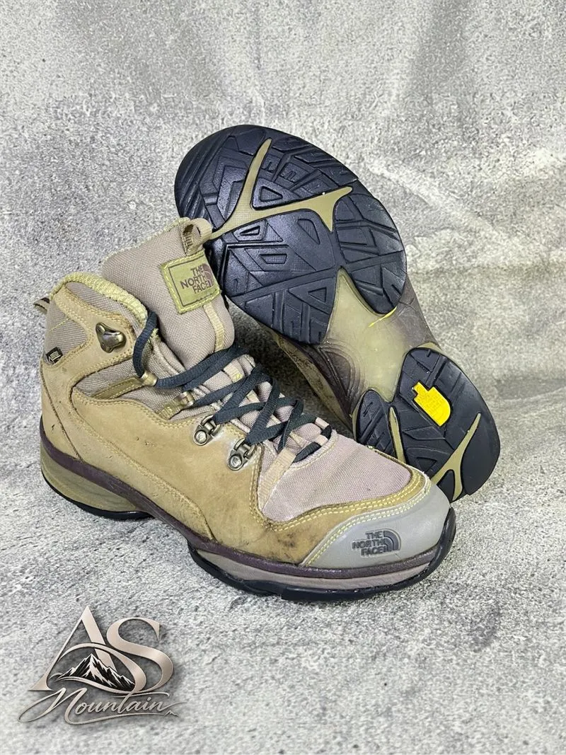 Sepatu The North face mid haiking outdoor photo 1