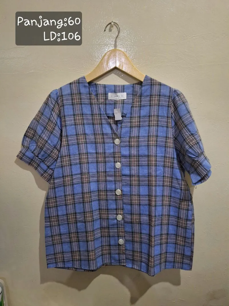 Blouse photo 1