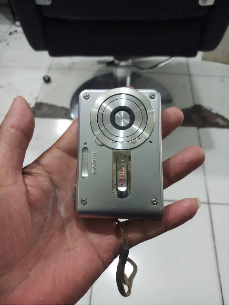 Casio exilim s100 digicam kamera instan camera pocket photo 1