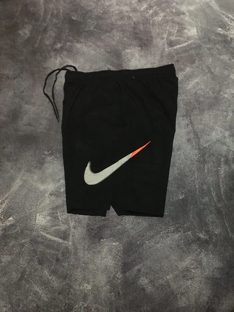 Celana pendek Nike photo 1