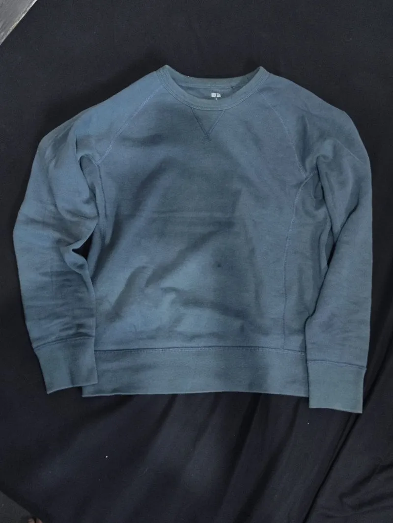 uniqlo crewneck photo 1