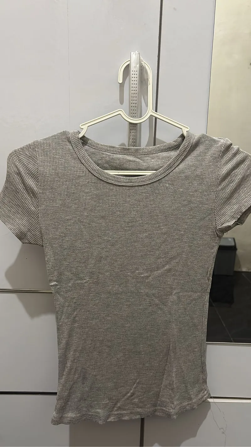 kaos abu photo 1