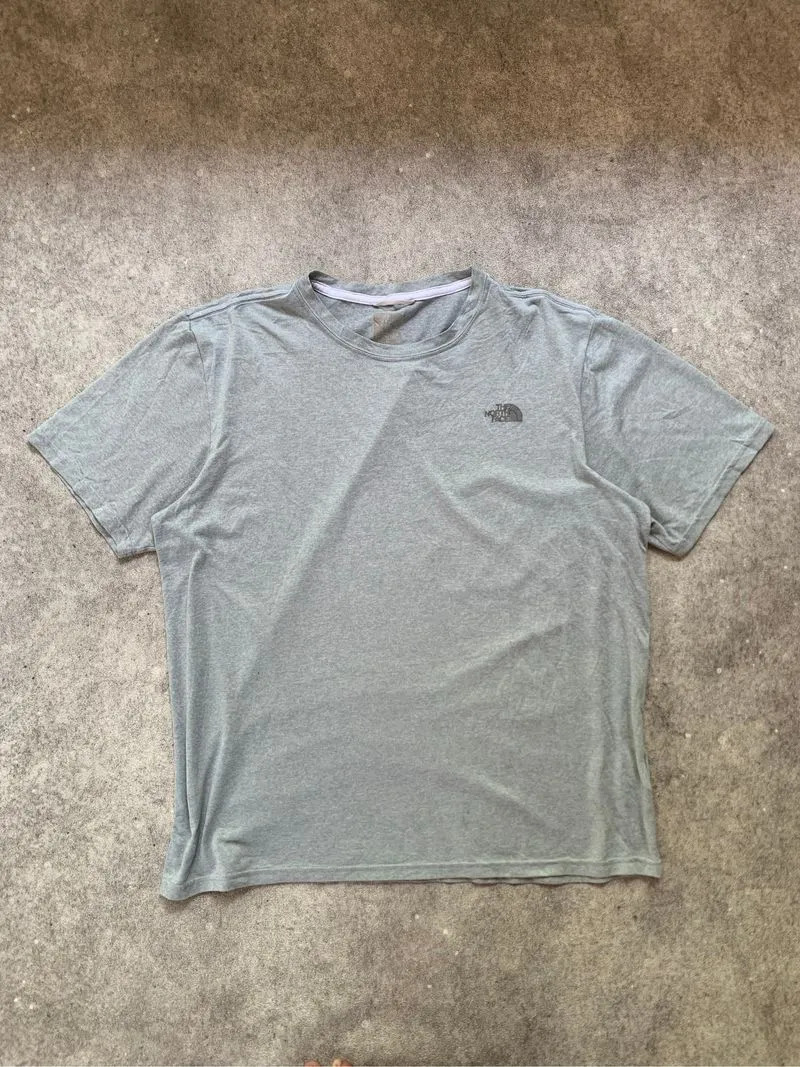 tshirt tnf photo 1