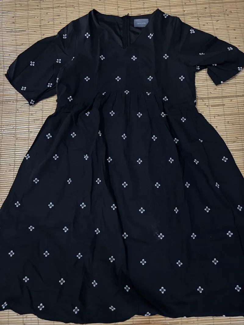 dress this is april photo 1