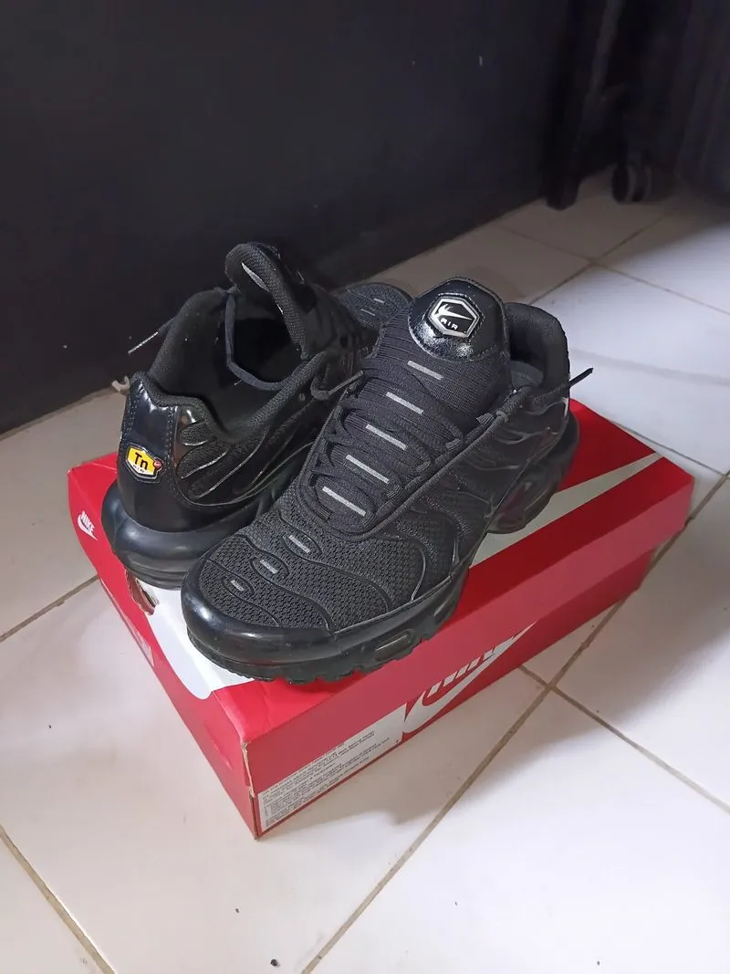 Nike Airmax Plus TN - Triple Black photo 1