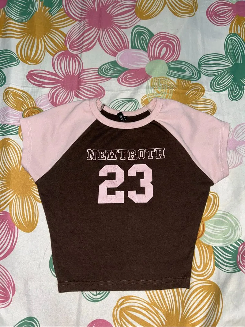 crop top photo 1
