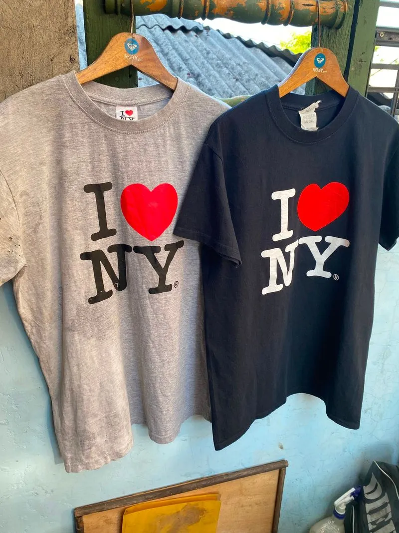 Bundling y2k i love NY tee photo 1