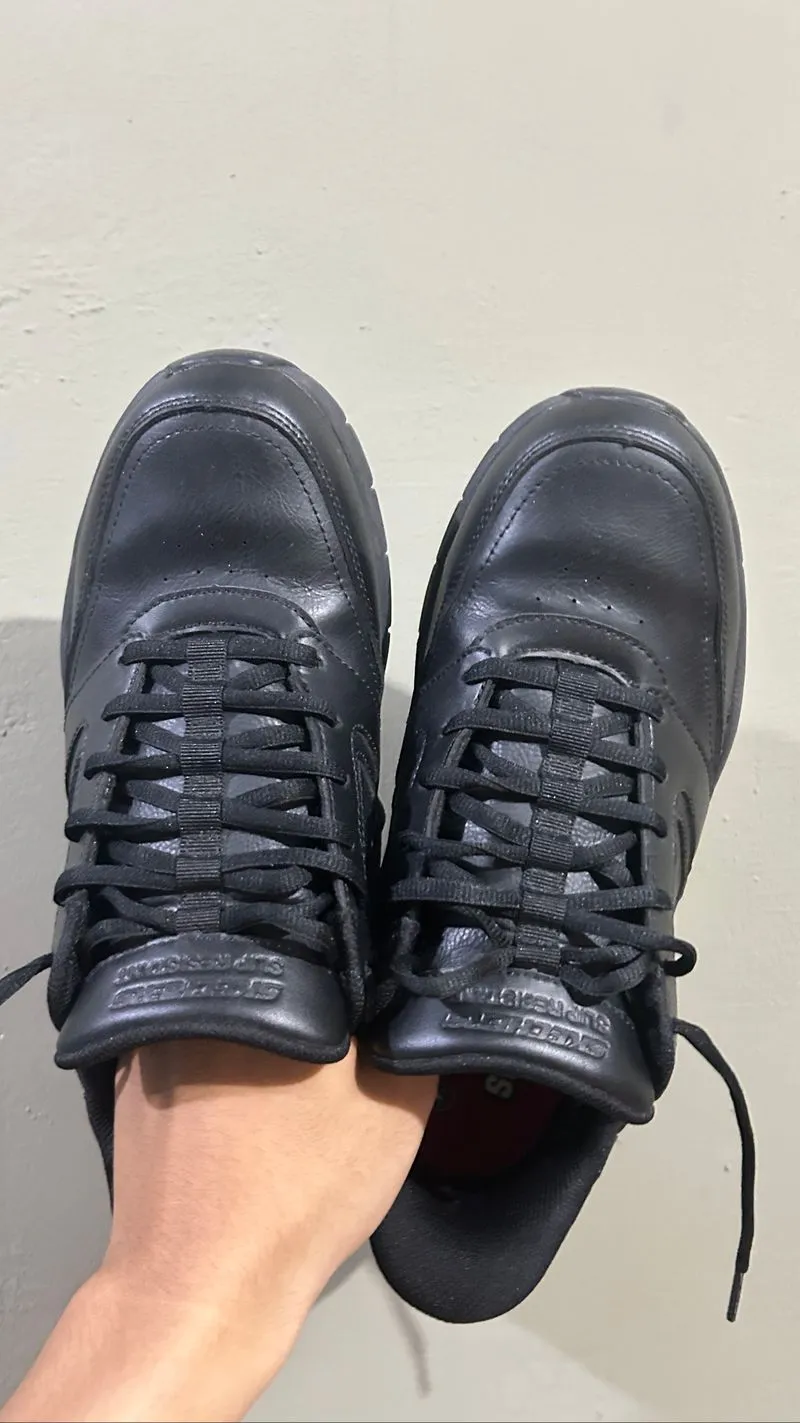 sepatu skeachers  photo 1