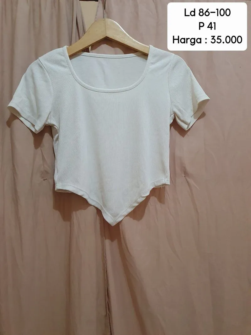 Croptop putih photo 1