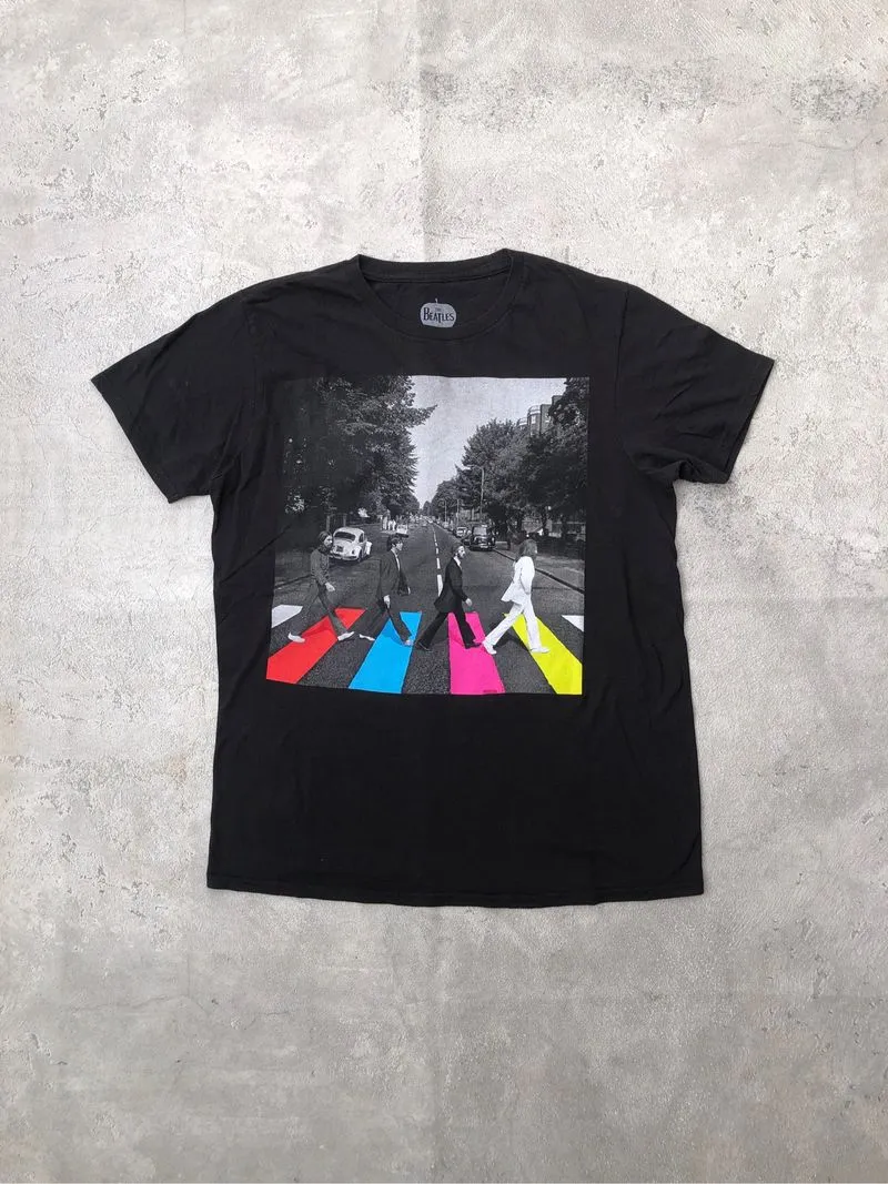 The Beatles – Abbey Road Graphic Tee Official ©2018 Apple Co photo 1