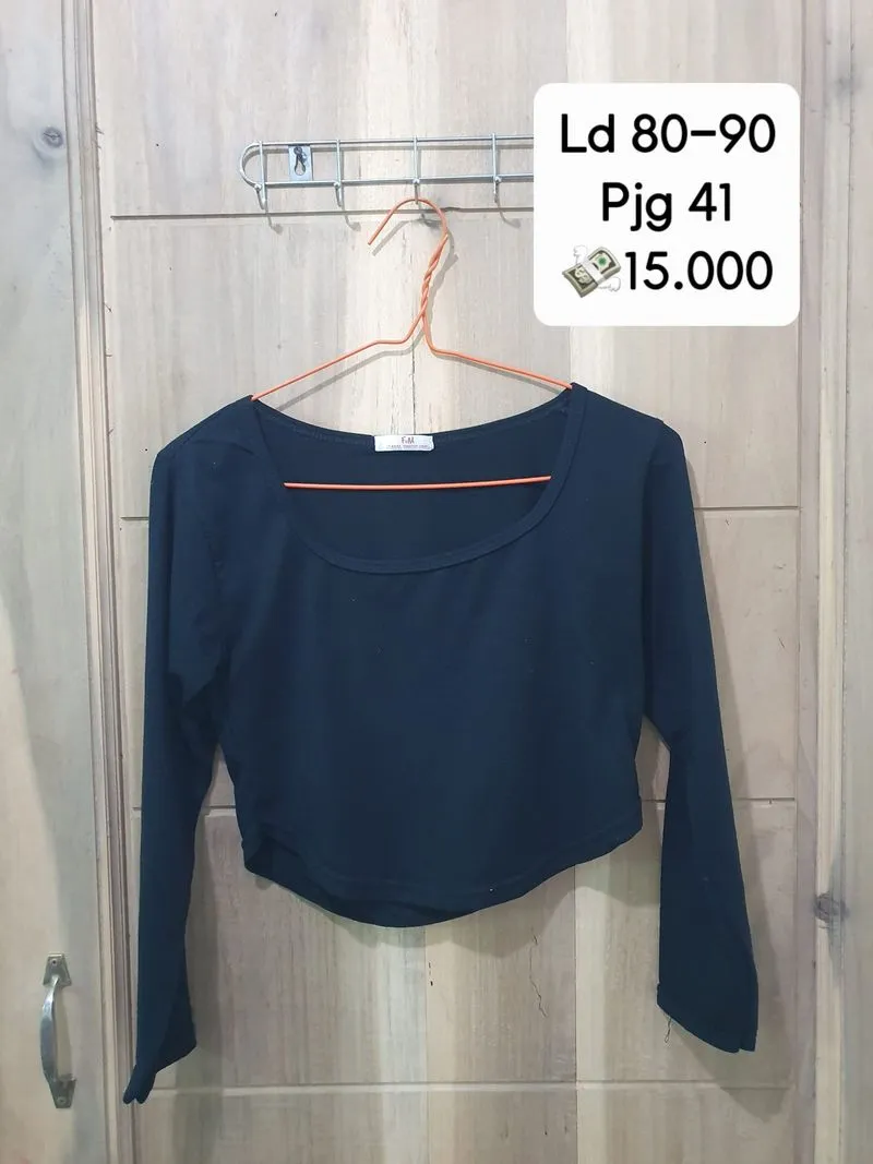 Kaos crop lengan panjang photo 1