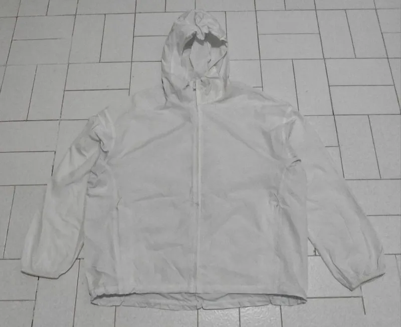 Jaket Sport Running Boxy Uniqlo Putih photo 1