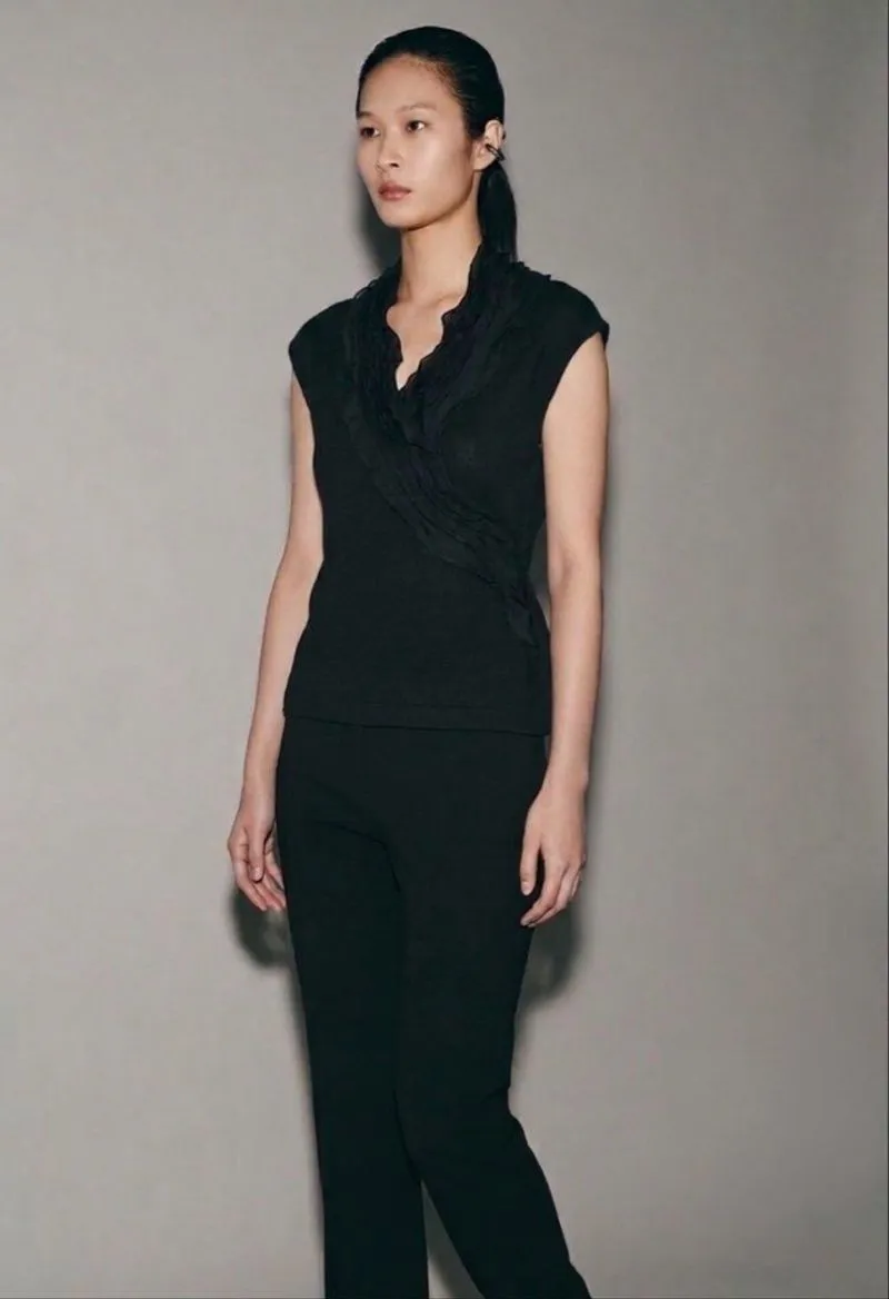 Mojo S Phine New York Ruffle Y2K Frill Black Top photo 1
