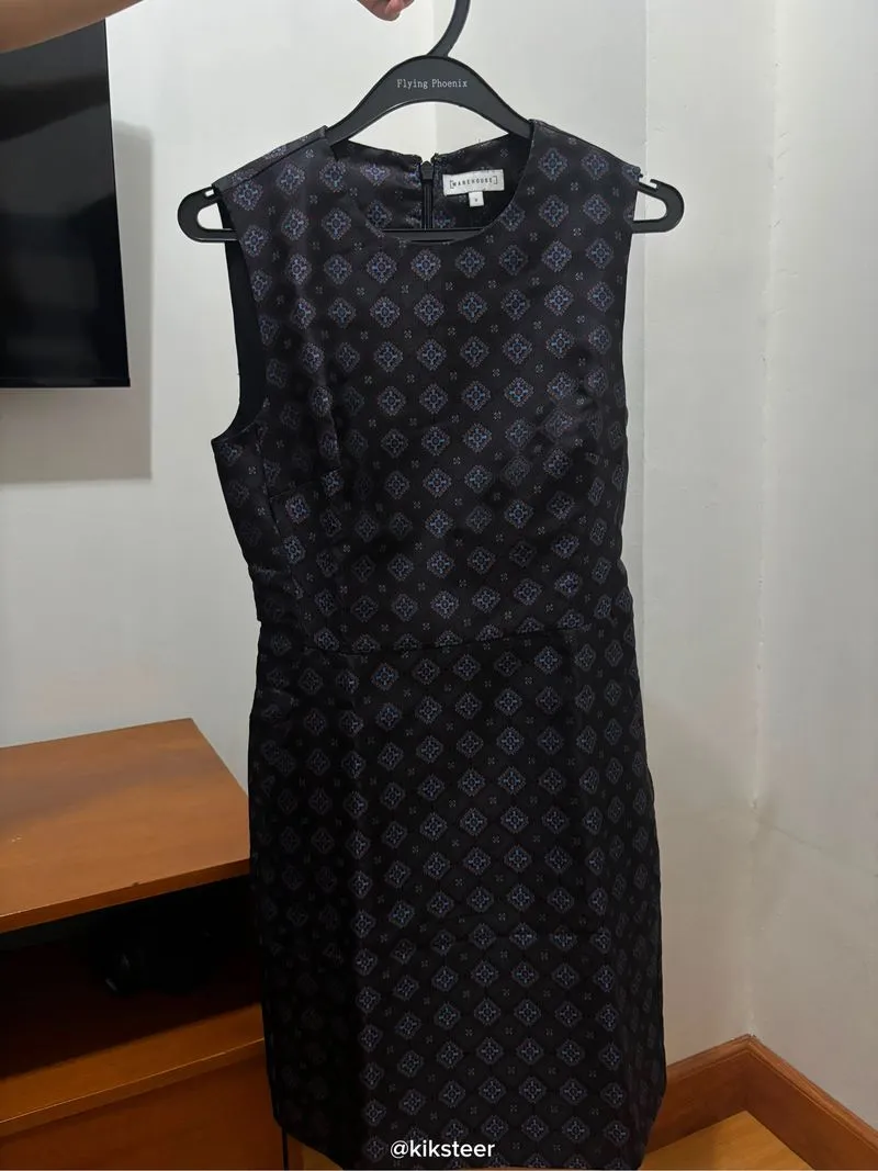 Sleeveless Midi Dress Hitam Motif Etnik by Warehouse  photo 1