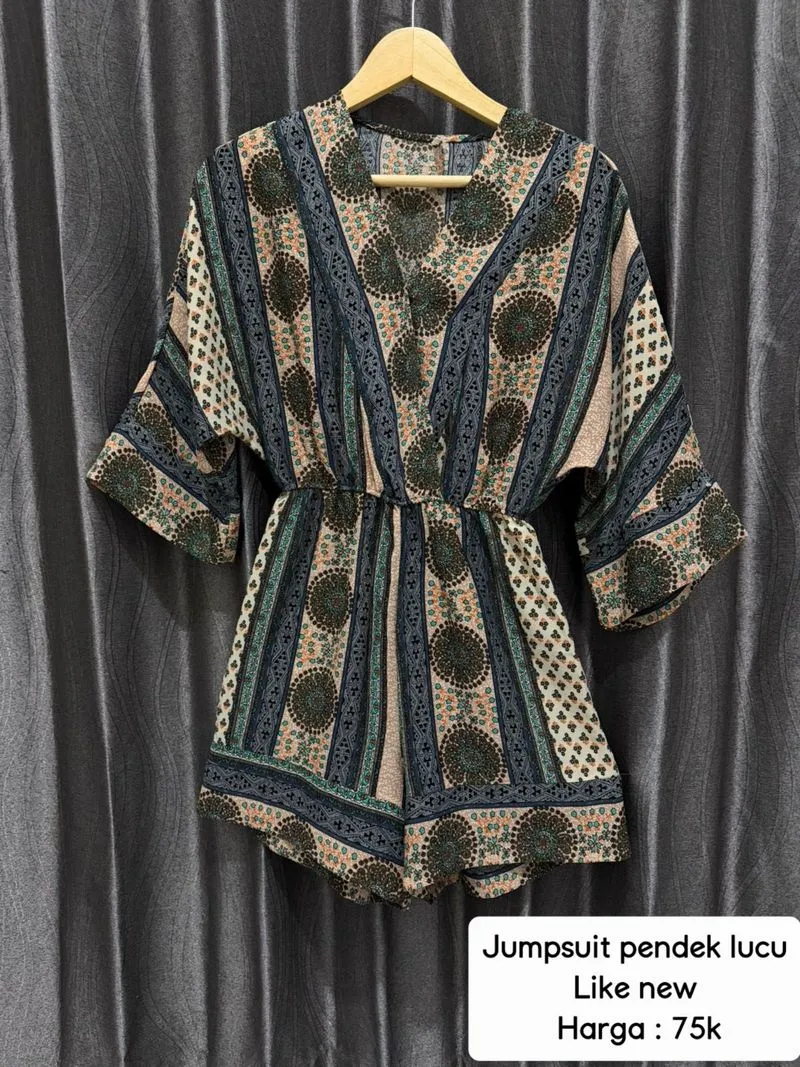 Jumpsuit pendek lucu photo 1