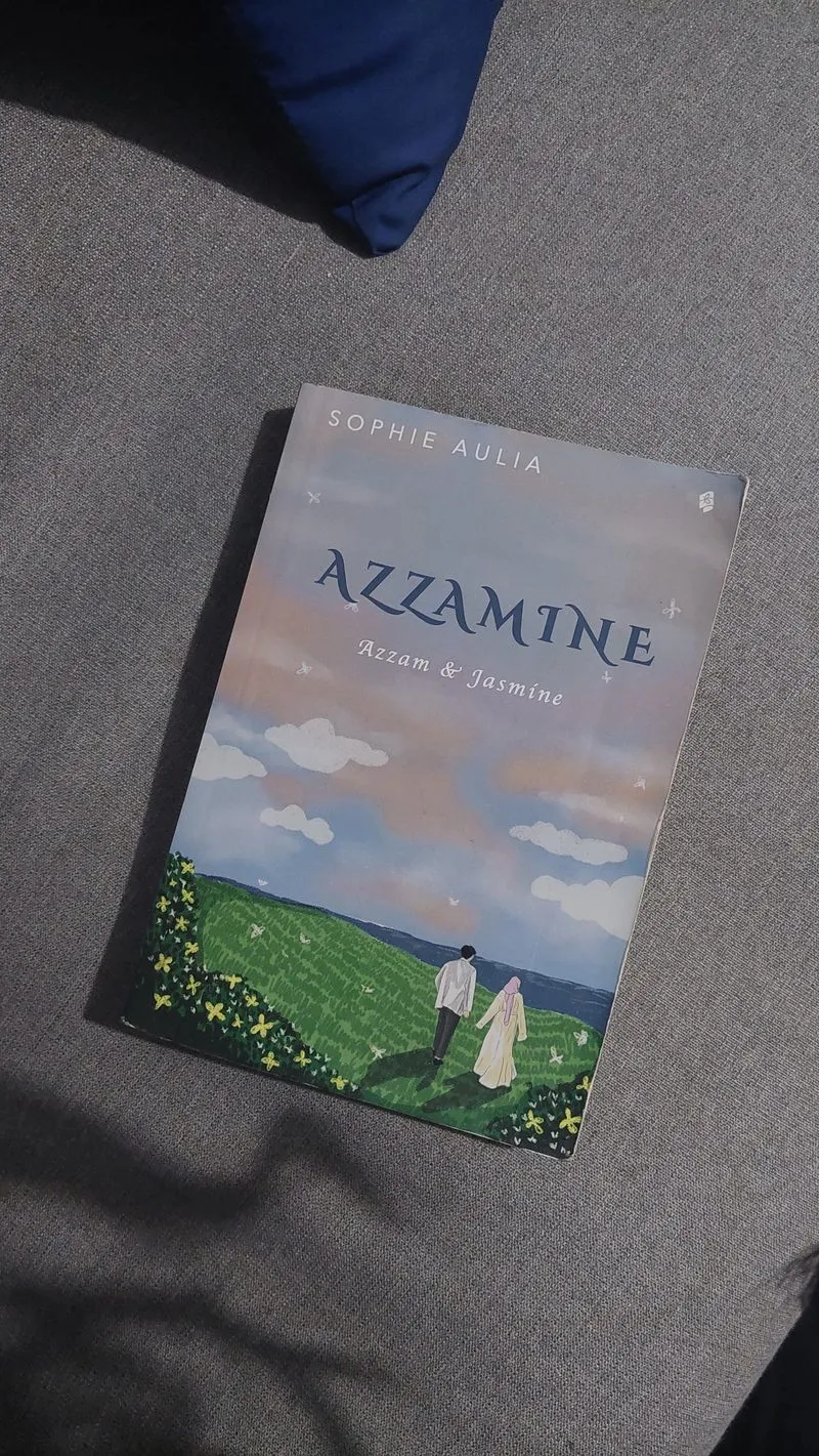 Buku Novel 'Azzamine' photo 1