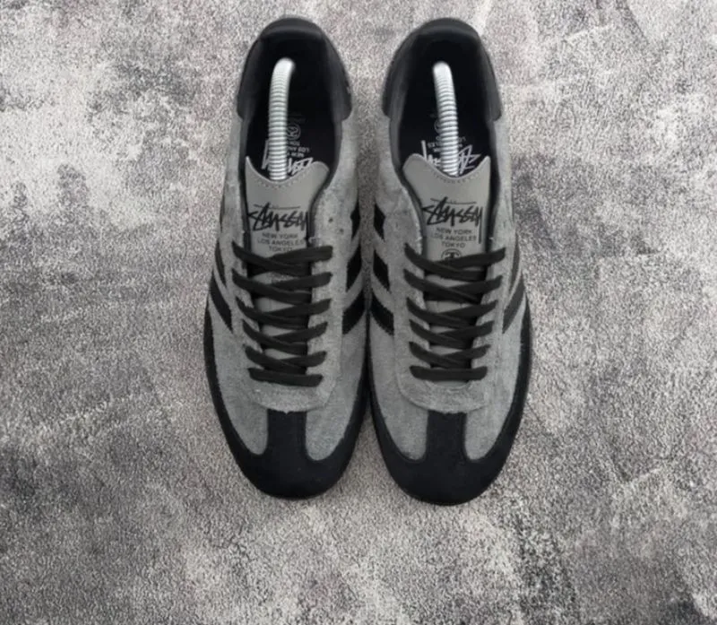 Adidas Streetwear Sneakers Pria black gray photo 1