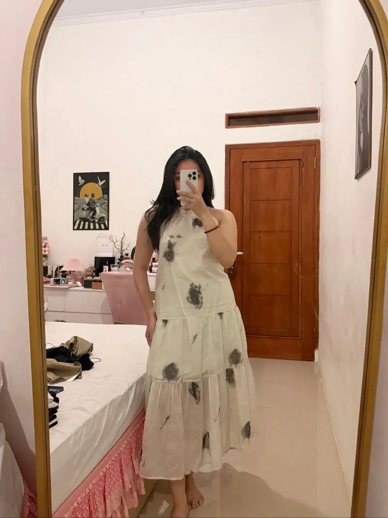 White dress boutique  photo 1