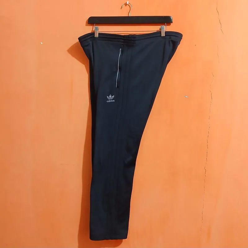 Adidas trackpants X51590 (size XL / Lp100cm)BEKAS photo 1