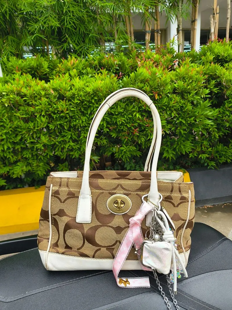 Coach Vintage Hampton turnlock ; handbag shoulderbag coach photo 1