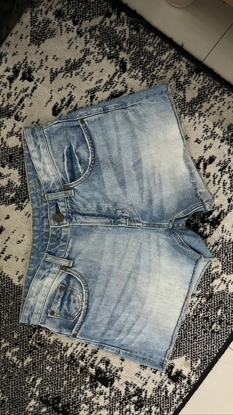 CELANA JEANS PENDEK photo 1