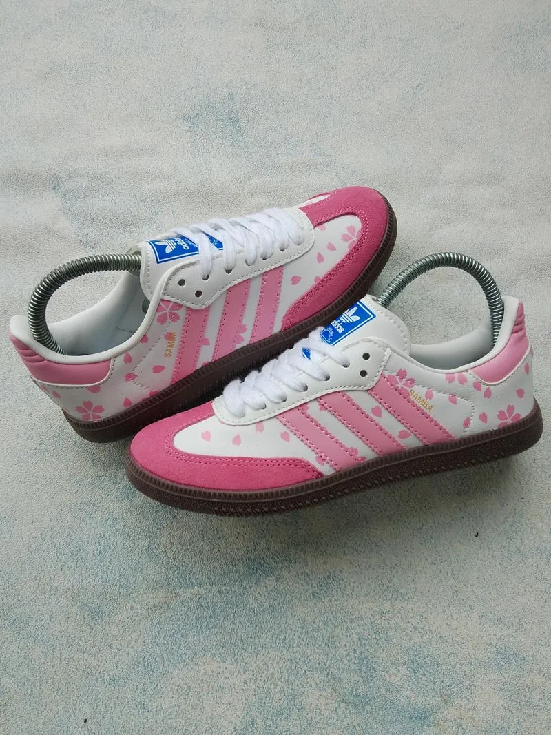 Adidas Casual Sneakers Wanita white pink photo 1