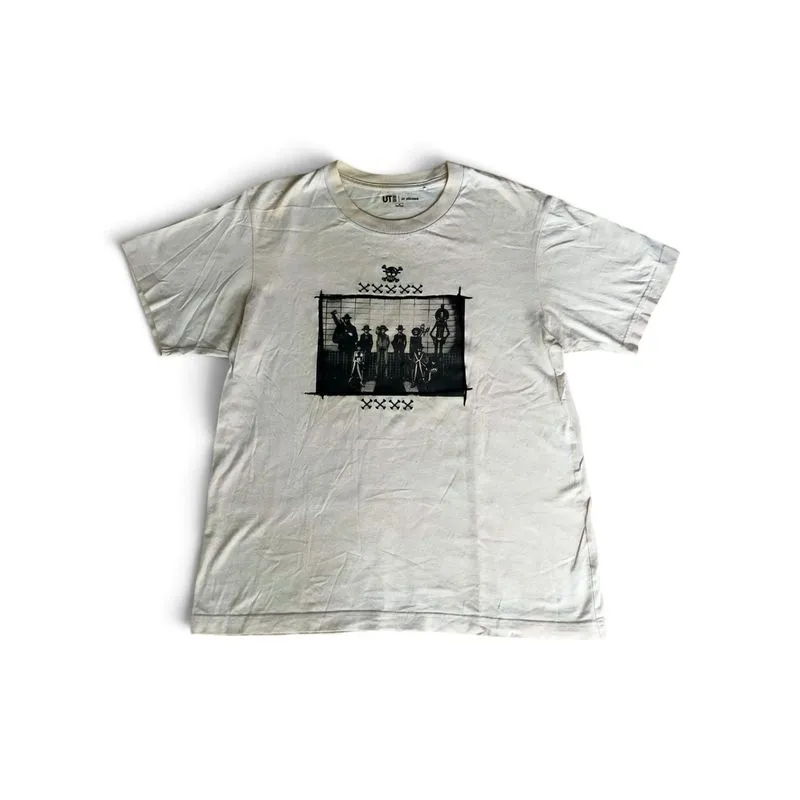 Uniqlo Graphic T-Shirt – One Piece Anime Print photo 1