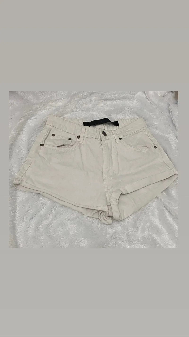 celana pendek jeans wanita photo 1