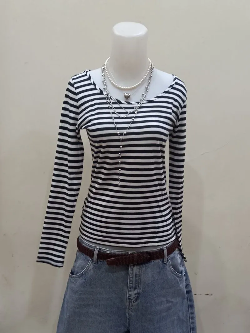 Japanese brand Grunge Emo T-shirt Wanita white black photo 1