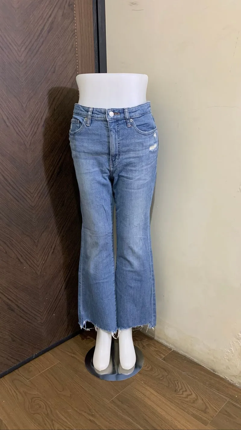 UNIQLO FLARE JEANS RAWIS photo 1