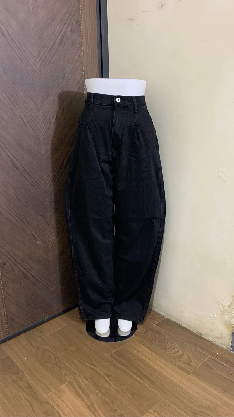 UNIQLO BARREL JEANS HITAM PEKAT photo 1