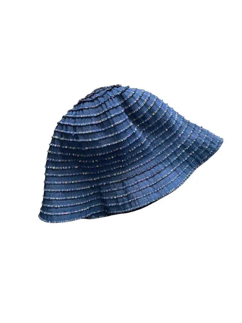 Bucket hat photo 1