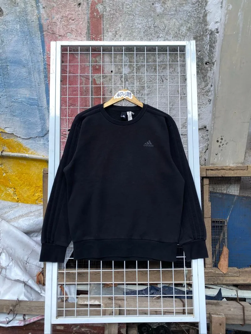 Adidas 3 Stripe Black On Black photo 1