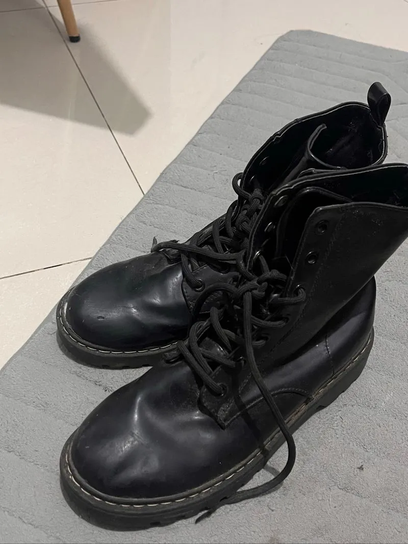 Boots H&M Black photo 1