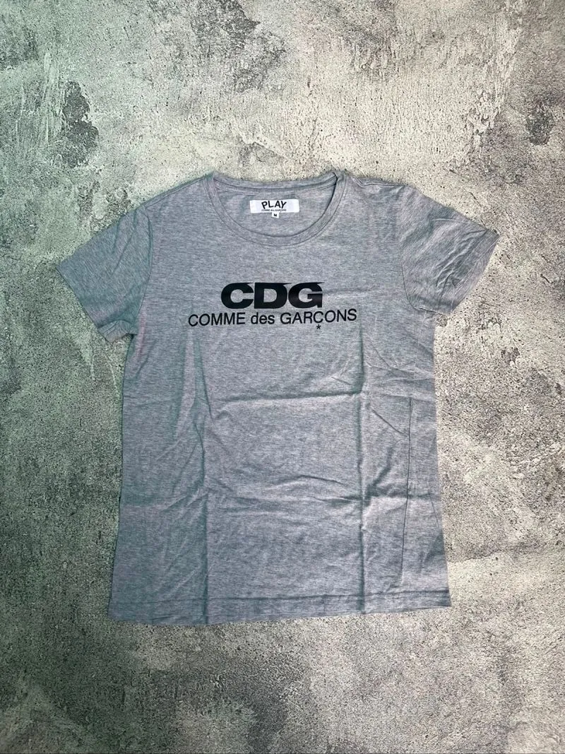 COMME DES GARCONS SCRIPT LOGO TEE photo 1