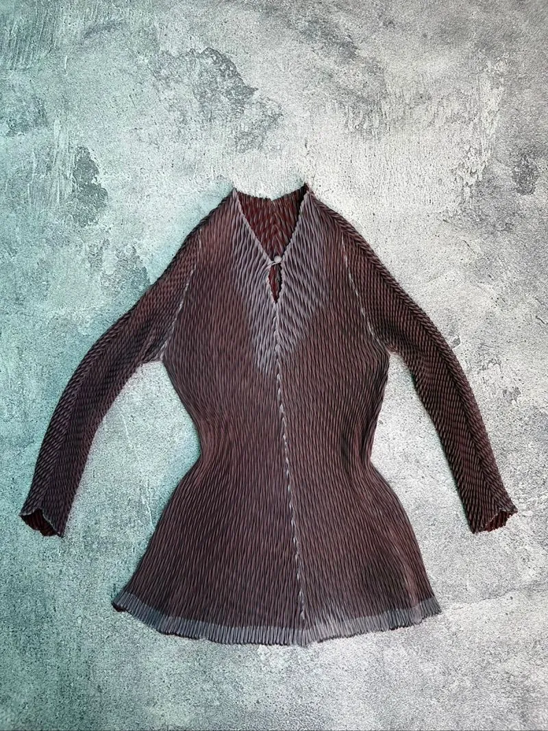 PLEATS MODE ET TWO-TONE PLEATED ISSEY MIYAKE photo 1