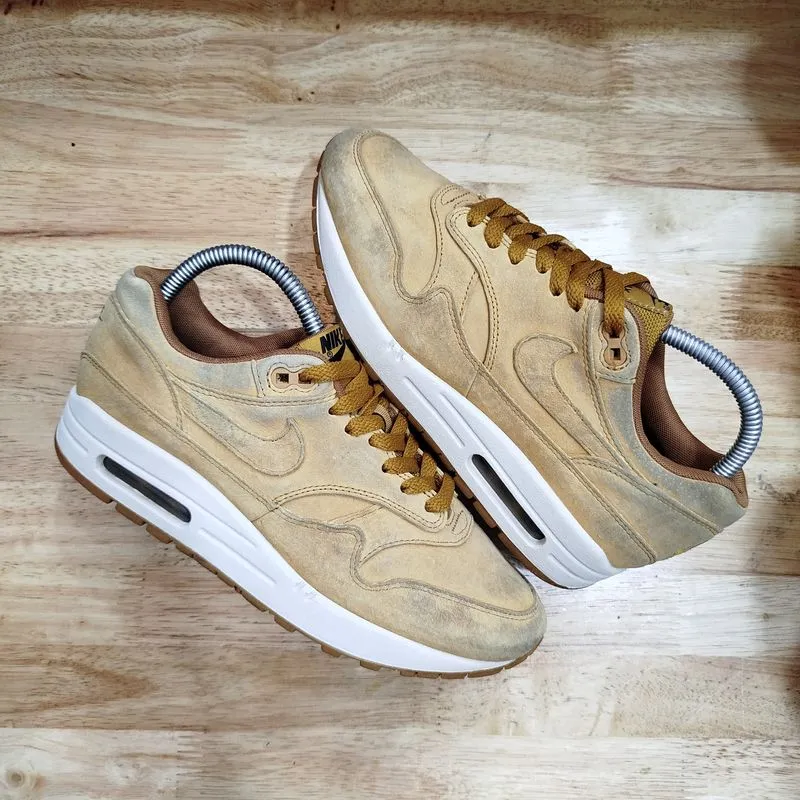 Nike Sportswear Sneakers Pria white tan photo 1