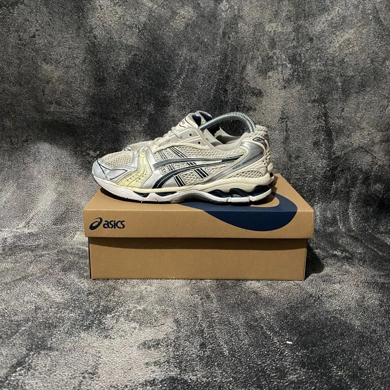 Asic* gel kayano - 14 white metalic silver photo 1