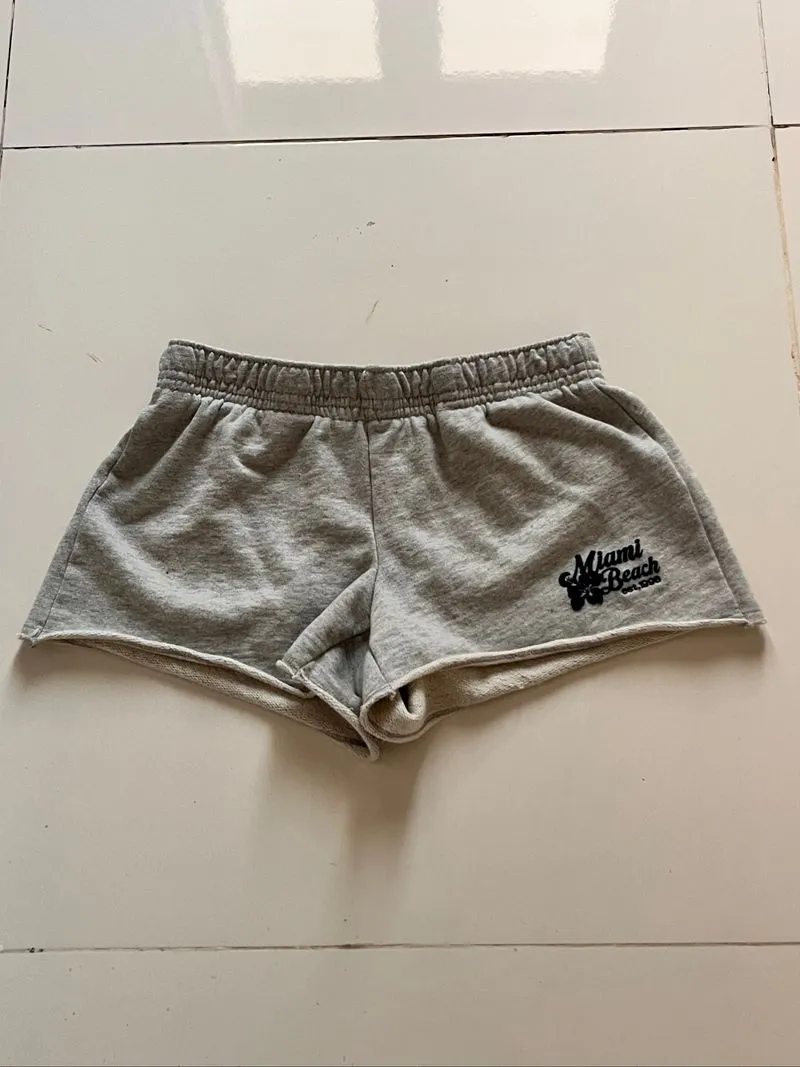 bershka miami gray shorts mini .𖥔 ݁ ˖ photo 1