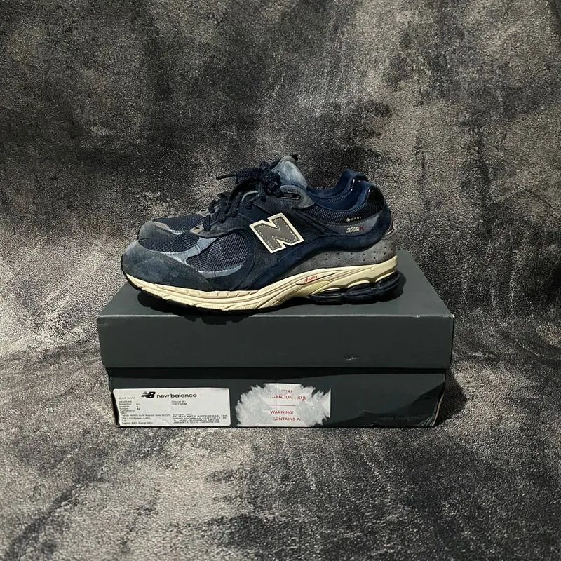 New balanc* 2002r GORETEX NAVY ORIGINALz photo 1