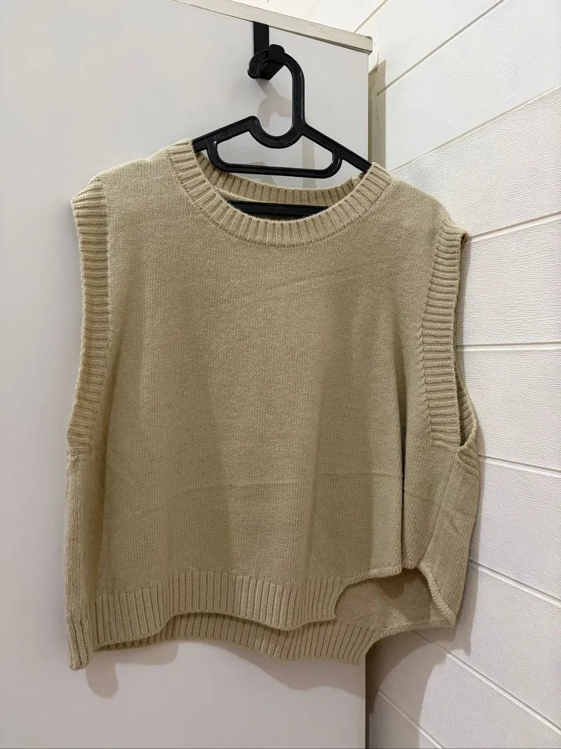 Oversized Asymmetrical Knit Vest photo 1
